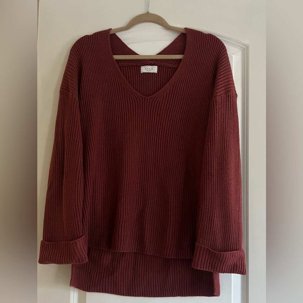 Sage the Label Women's Burgundy V-Neck Sweater